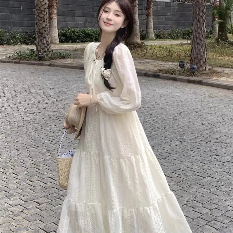 法式复古长袖连衣裙女秋季新款蕾丝刺绣宽松显瘦长裙甜美仙女裙
