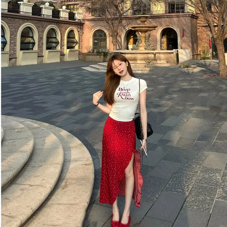 2025夏季新款时尚打底短袖上衣气质显瘦洋气休闲百搭性感辣妹上衣