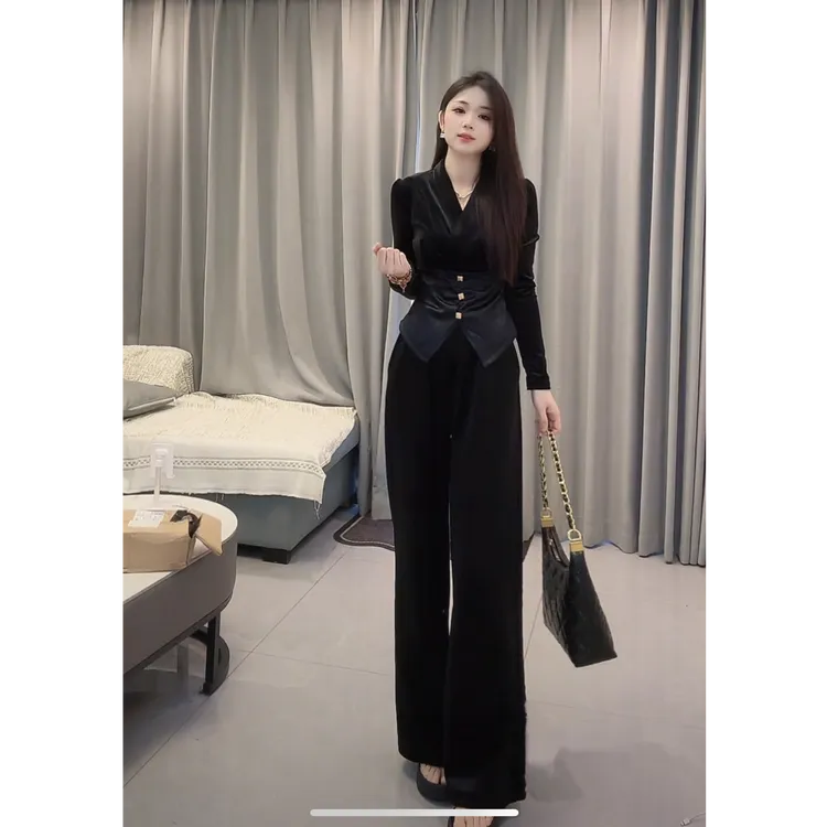 A676气质法式丝绒钉珠时尚套装秋冬轻熟风通勤两件套