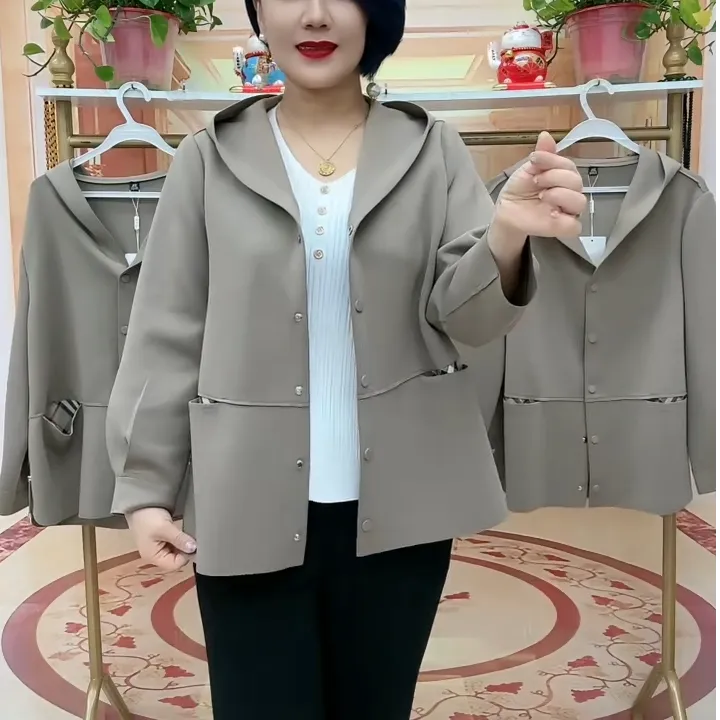 秋款时尚双兜女装连帽外套2025新款大码休闲纽扣开衫中老年妈妈装