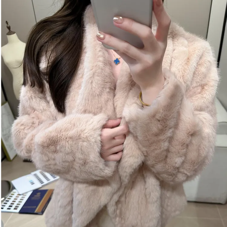 柔雾奶兔千金感软软温柔兔绒环保草草矜贵大翻领保暖加厚外套