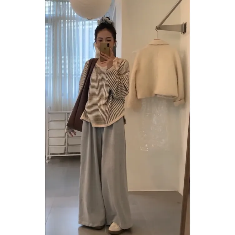 2025早秋新款韩系穿搭V领长袖条纹毛衣上衣百搭高腰显瘦阔腿长裤
