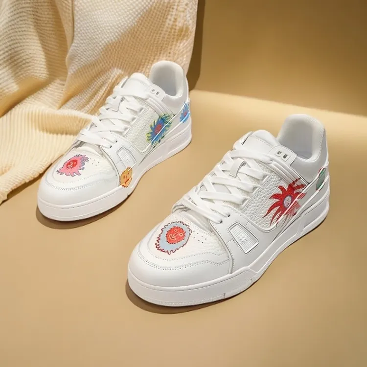 男鞋新款2025白色休闲板鞋秋季时尚百搭潮流厚底运动男士轻奢男鞋