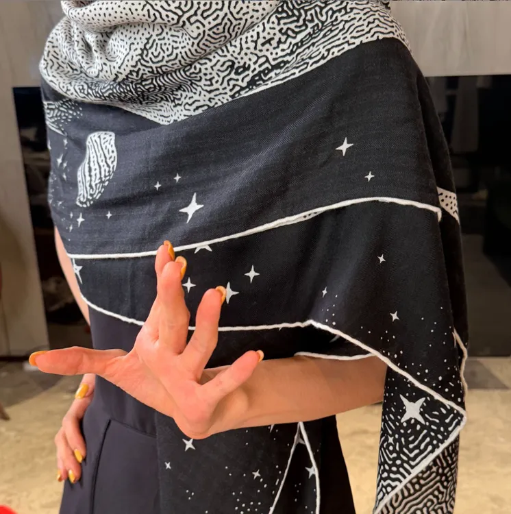 BY877 设计款围巾【干洗】