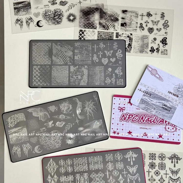 NPCREW上新*粉色限定*蛇纹中古奇异像素酸性礼物面料钢板转印美甲