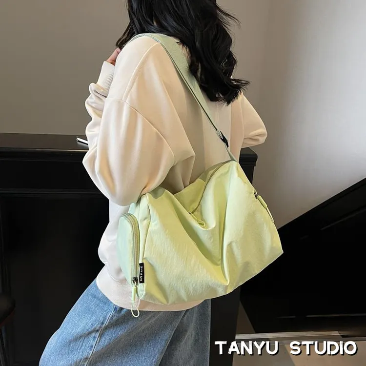 探屿大容量高颜值简约百搭斜挎包健身短途旅行包女时尚单肩斜挎包