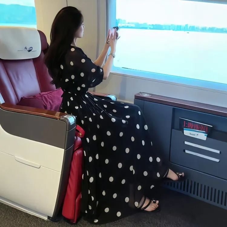 黑色波点连衣裙女2026夏新款大码法式名媛气质显瘦小个子茶歇裙子商品图