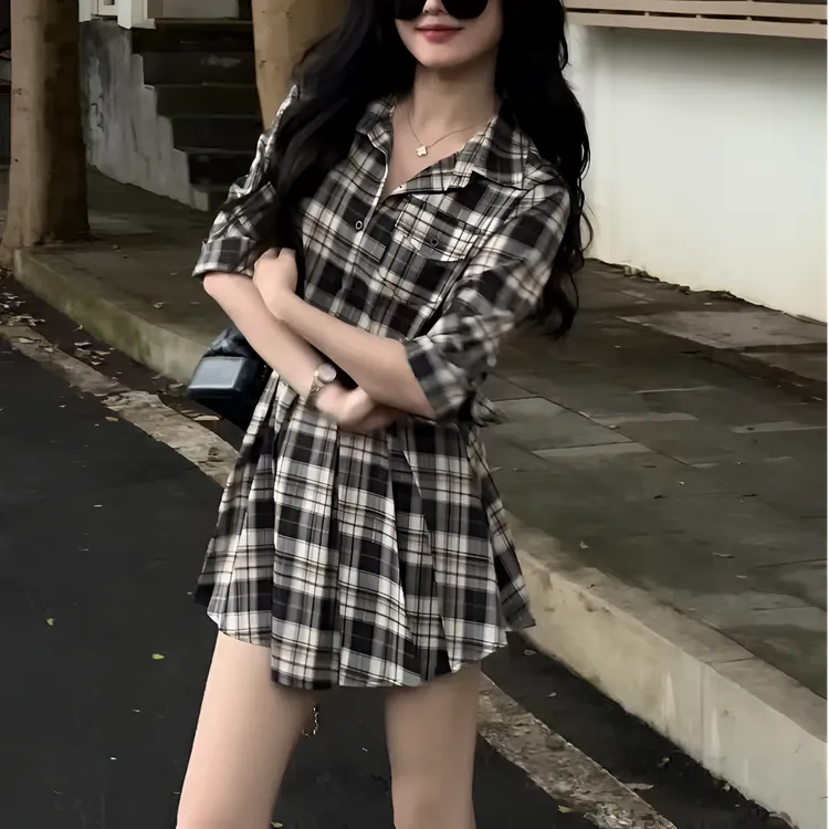 初秋新款时尚复古风长袖连衣裙女装今年流行收腰痞帅炸街风女装