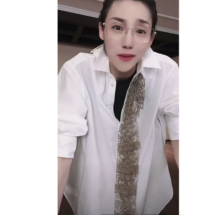 全手工进口蕾丝 白色胸前拼接衬衫 CS0686
