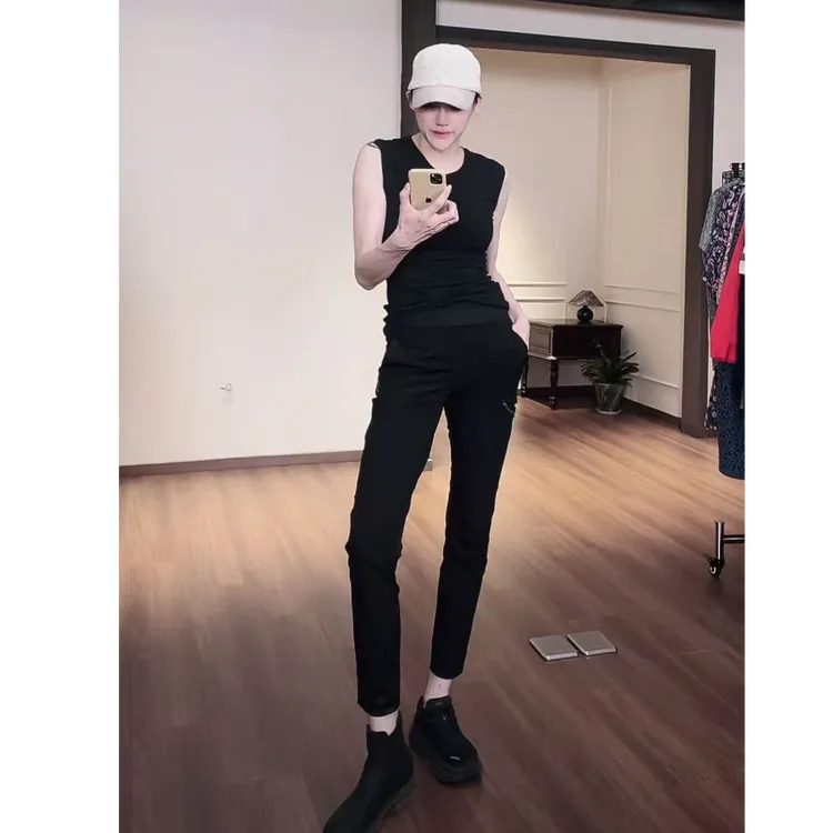 MNFK 每一块面料都有弹力 腰上有抽绳 休闲裤 K0680