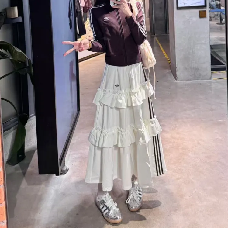 adidas/阿迪达斯新款三叶草女款时尚休闲A版时尚气质半身裙KQ6506