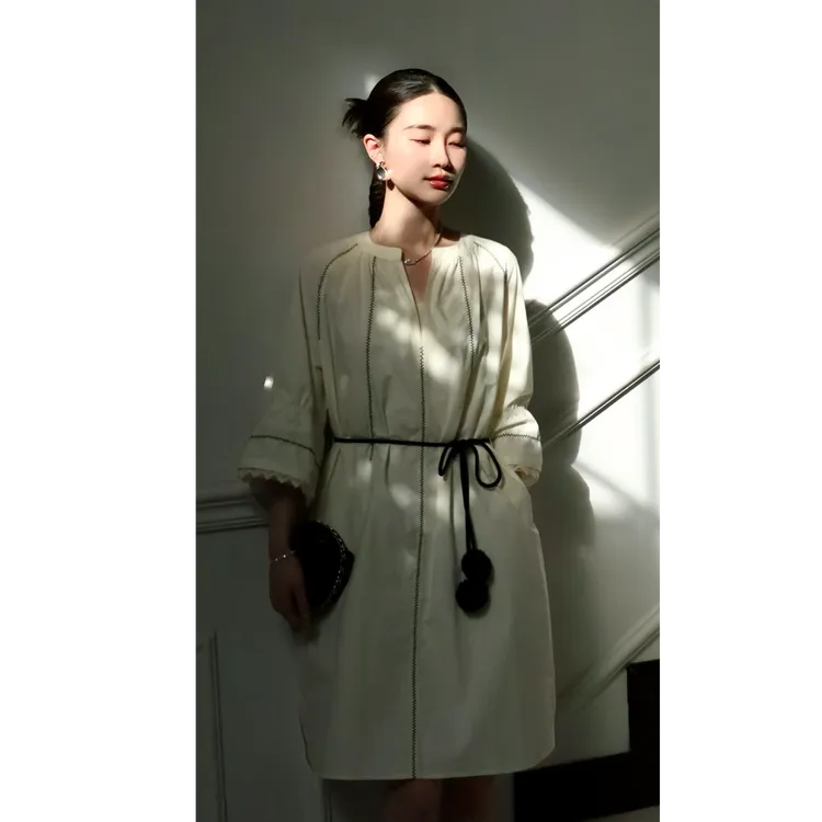 HELA AOMI“丽颖同款”气质高级感喇叭袖V领独特连衣裙CY5BM72584