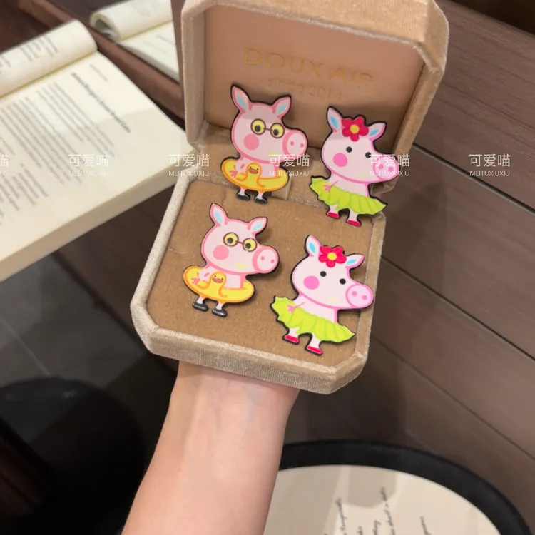 胸针 小猪佩奇动画周边胸针搞怪表情佩奇乔治抽象亚克力书包挂件