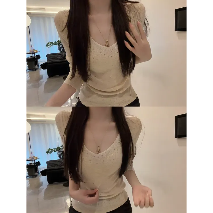 爆闪重工镶钻V领针织打底衫女秋冬新款纯欲设计感修身内搭上衣