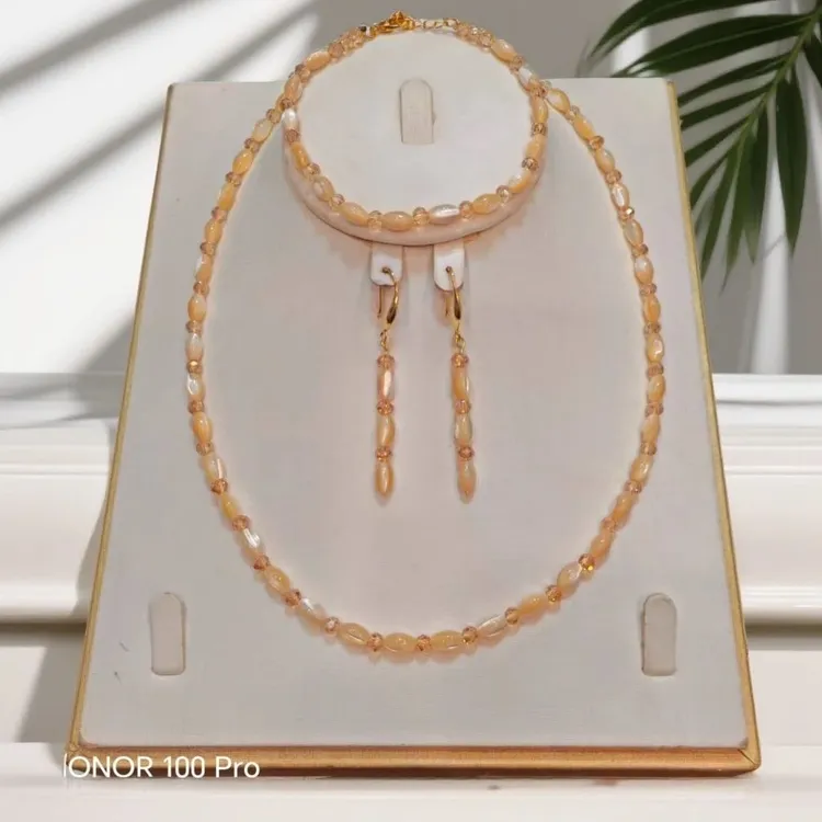 铜合金贝壳项链 UNQAKIZ سەدەپ يۇرۇشلۇك