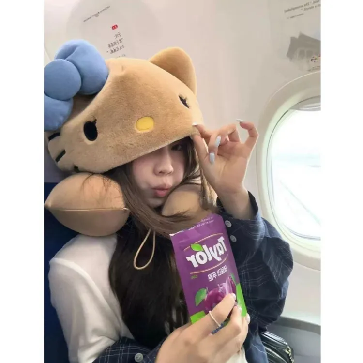 HelloKitty连帽款U型枕出游旅行坐飞机火车专用护颈睡觉连帽子潮