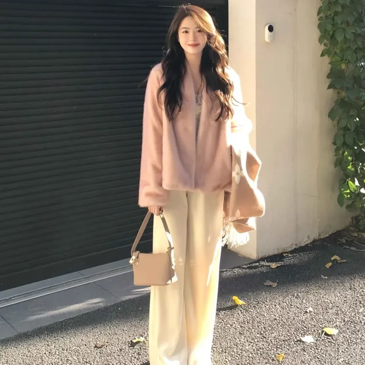 爆款秋冬款环保毛温柔风气质百搭外套气质韩版显瘦小香风时尚