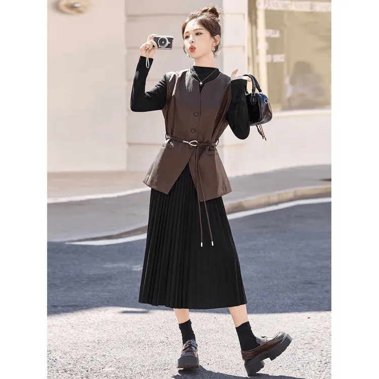 时尚百褶裙套装女2025秋冬新款宽松休闲皮上衣中长款连衣裙两件套