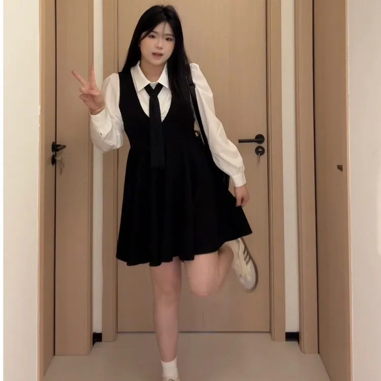 【女高体验卡】大码新款超大裙摆马甲裙衬衫两件套（送领结）