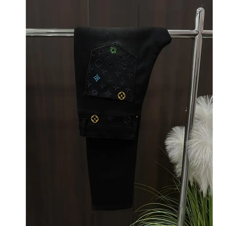 春季新款男士高品质轻奢休闲时尚百搭弹力小脚牛仔裤修身