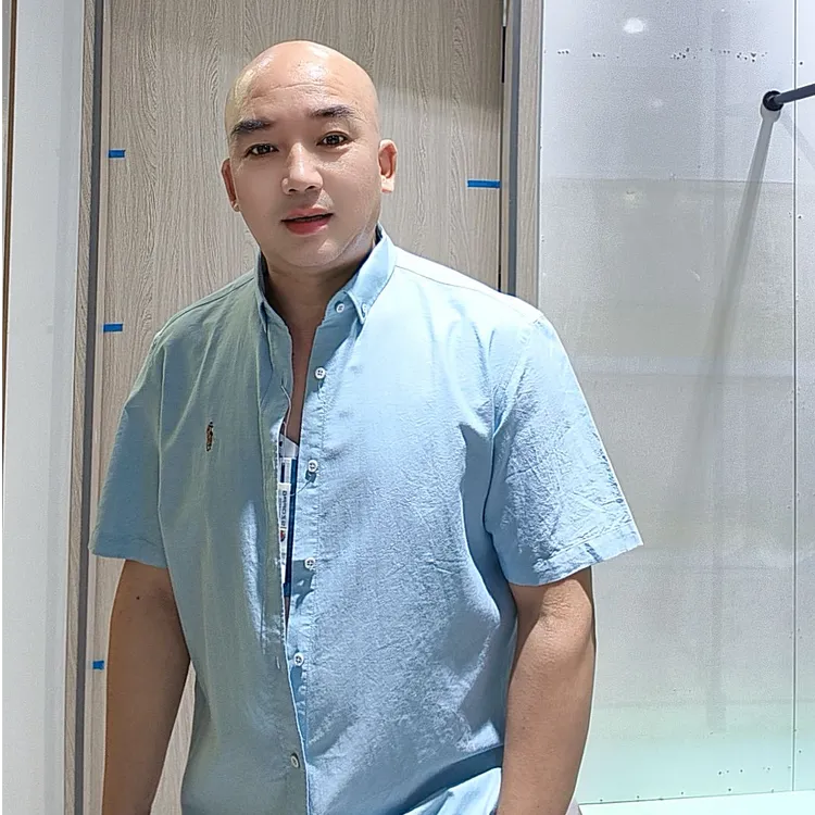 商务休闲全棉纯色扣领常规吸汗短袖衬衫