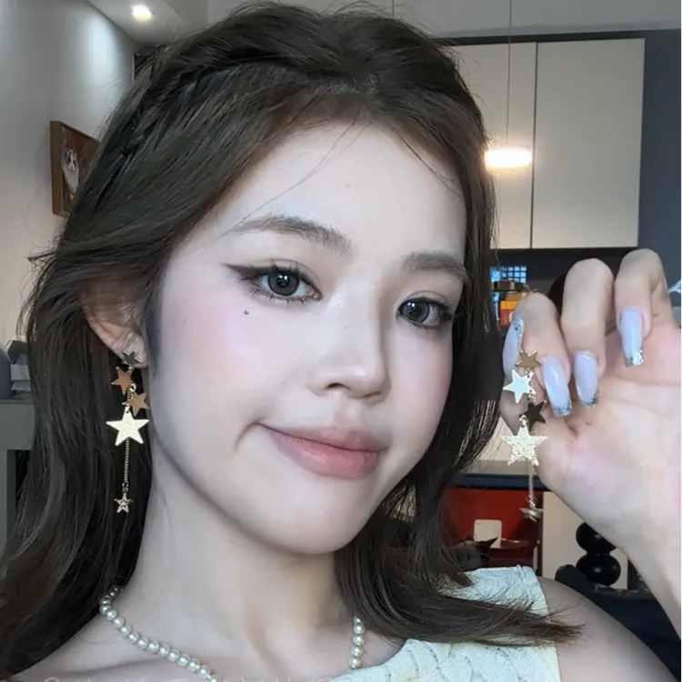 合金仿珍珠耳饰 金属感繁星流苏耳钉女精致设计感显脸小长款耳饰