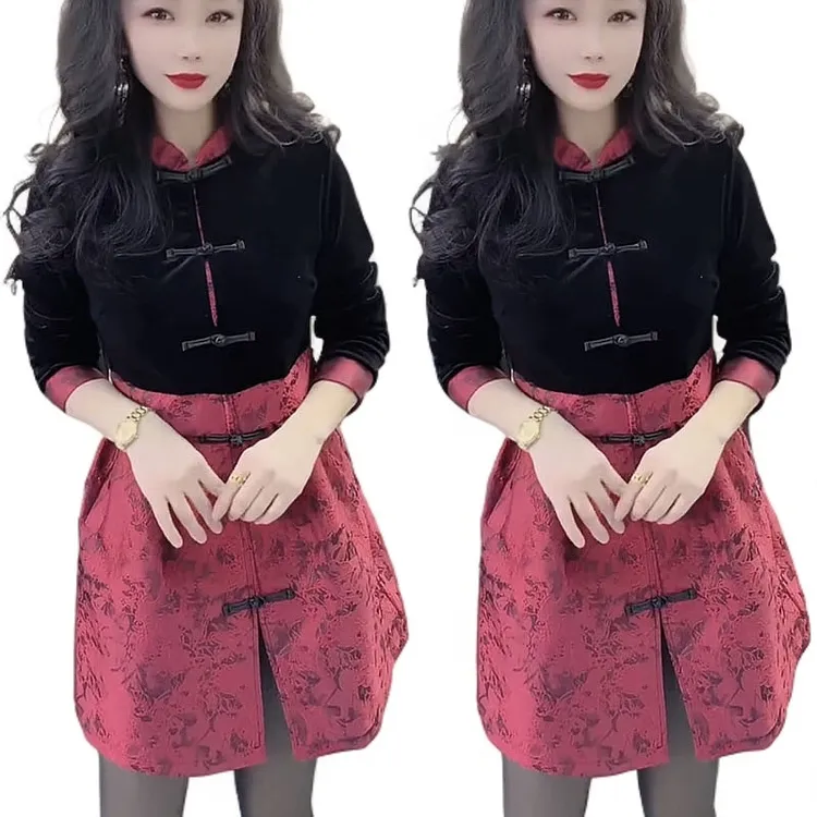 2024爆款新中式设计感时尚收腰显瘦提花拼接丝绒国风盘扣连衣裙女