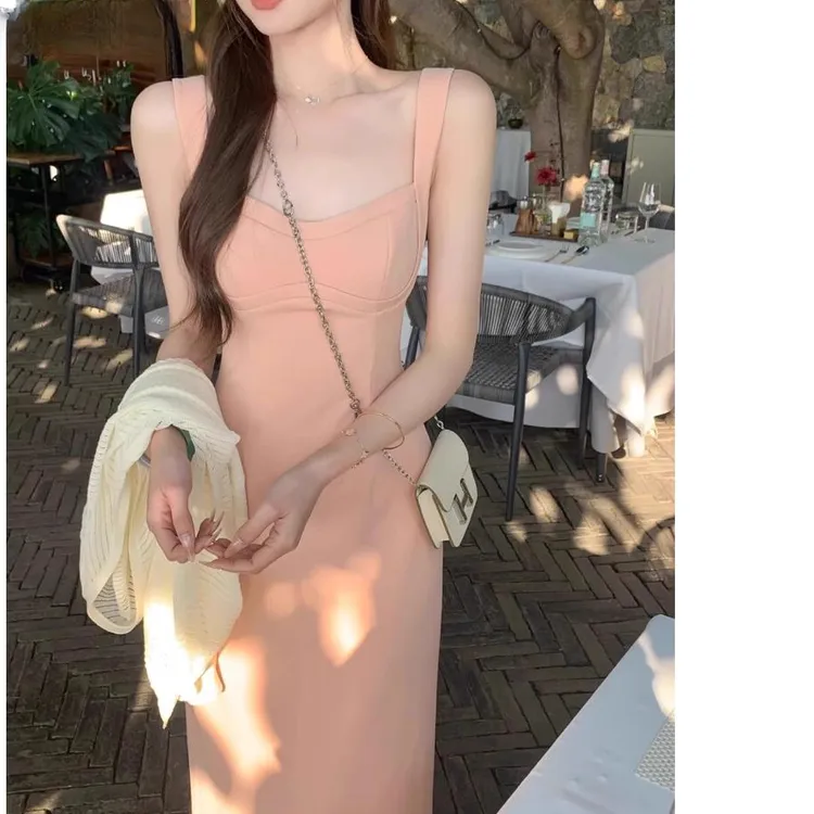 新中式国风复古粉色吊带连衣裙女夏季2025新款法式气质收腰长裙子