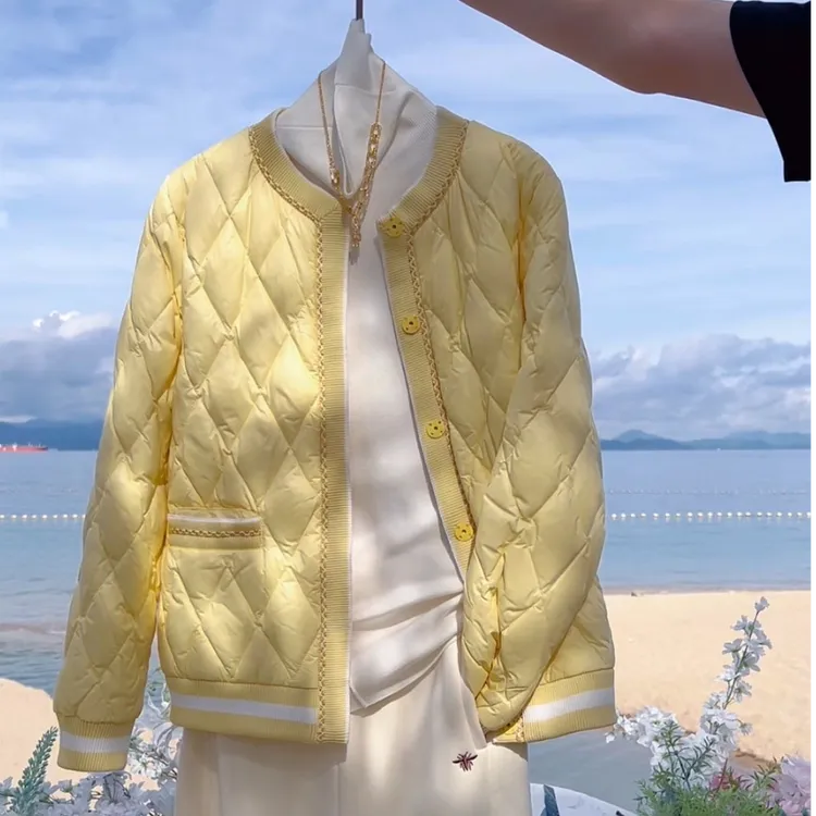 【秋冬圆领纯色】显瘦小香风时尚百搭保暖菱格拼接冬季羽绒服洋气