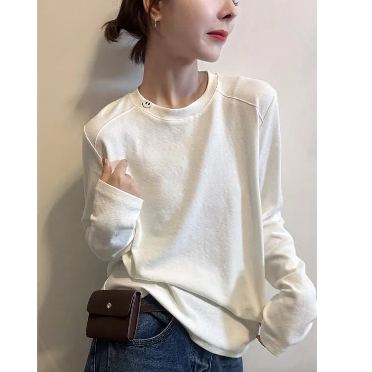 独特漂亮早秋上衣2026春秋冬新款白色长袖T恤女笑脸刺绣圆领打底
