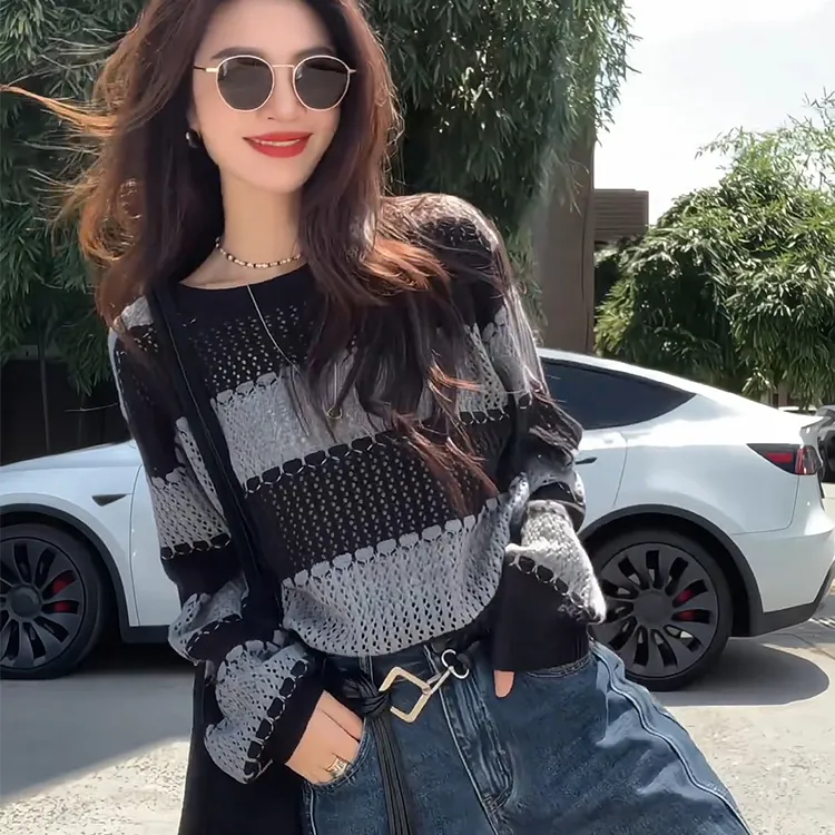 韩系灰色条纹镂空针织衫毛衣女早秋小个子穿搭设计感短款长袖上衣