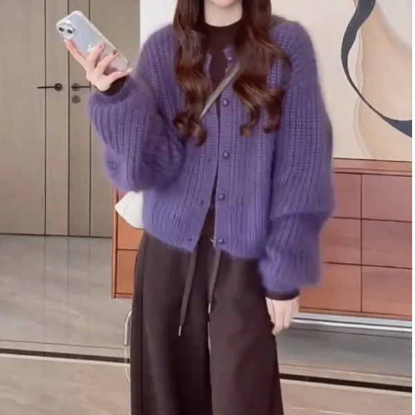 紫色软糯毛衣外套女秋季大码胖MM慵懒风宽松针织开衫独特漂亮上衣