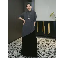 UWQ2509048秋季丝绒半裙休闲开叉女装显瘦时尚百搭