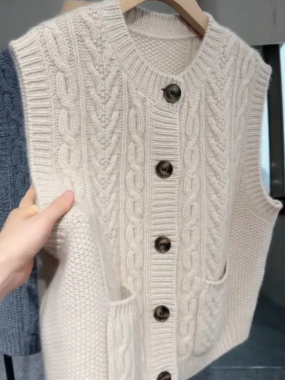 巨好看的韩系轻熟上衣米白色针织衫马甲毛衣外套女秋冬慵懒高级感