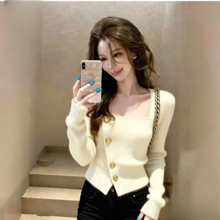 软糯毛衣女冬绝美巨好看轻奢高端设计感气质掐腰方领米白色针织衫