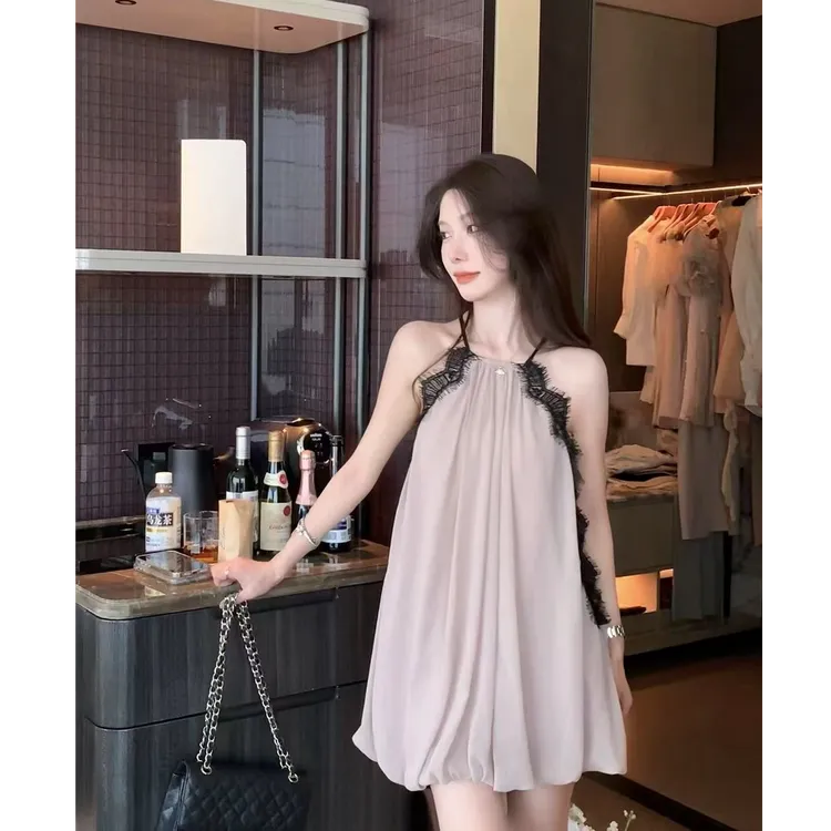 纯欲风名媛性感辣妹露肩系带挂脖蕾丝拼接连衣裙气质百搭显瘦短裙