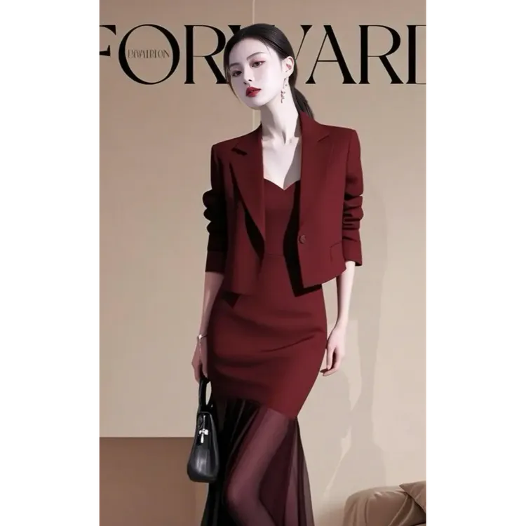2025超火春季新款法式高级感独特漂亮酒红色色西装外套连衣裙套装
