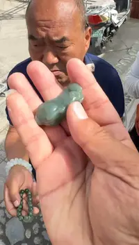 未镶嵌和田玉（糖玉）挂件和田玉