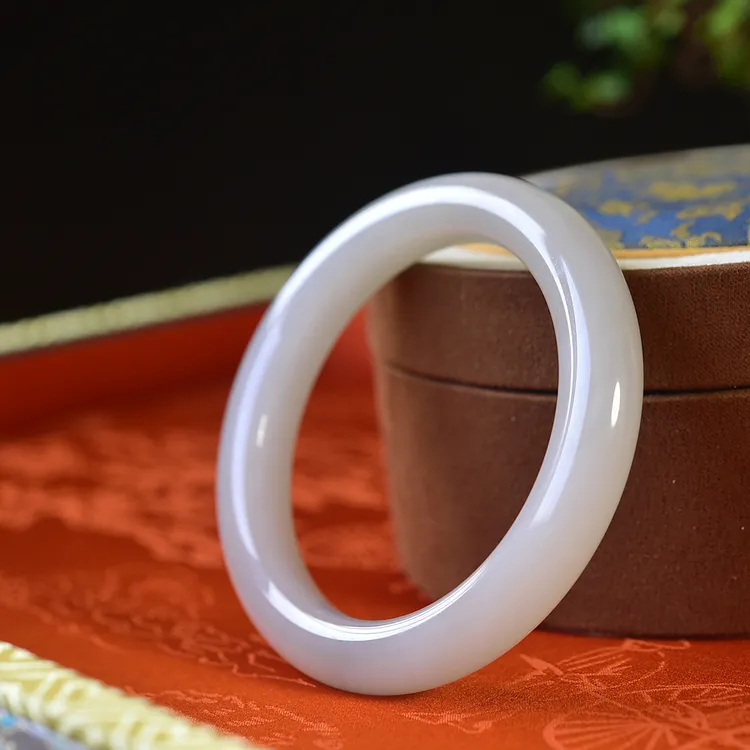 和田玉藕粉手镯，圈口：56.2