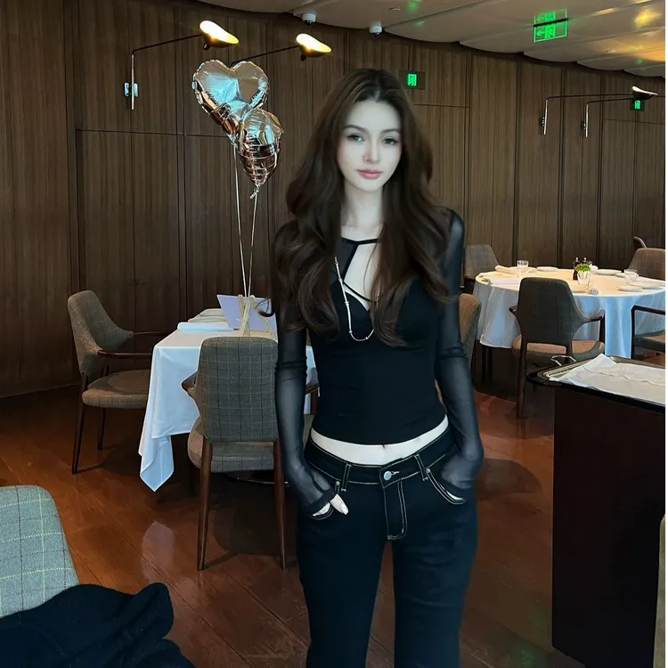 性感风V领交叉吊带假两件长袖T恤女秋冬纯欲内搭修身独特漂亮上衣