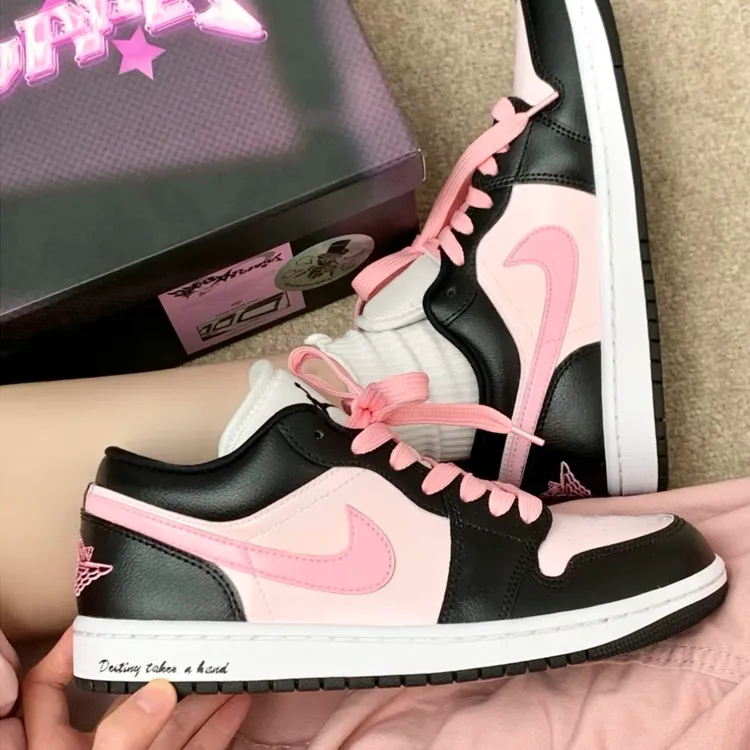 NIKE/耐克雾野樱花 复古学院风 低帮 复古篮球鞋 女款 黑粉