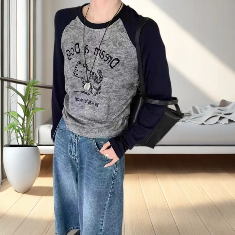 卡通小狗印花插肩长袖T恤2025秋季新款女简约小众减龄百搭上衣潮t