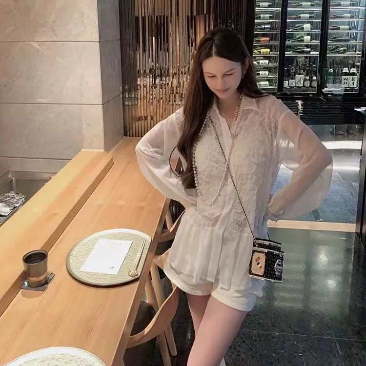 【野生感时髦】2025春季新款小众肌理褶皱防晒透视衬衫配高腰短裤女