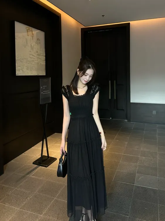 连衣裙法式小众夏季长裙时尚气质夏装短袖拼接圆领