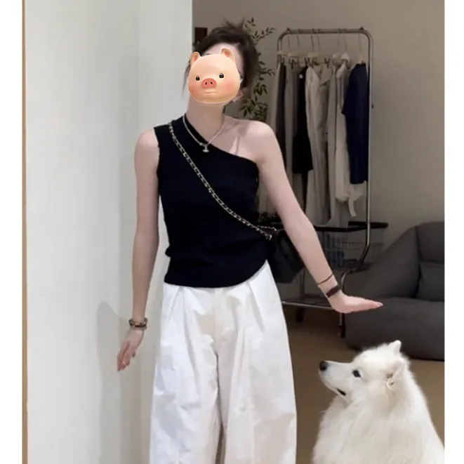 法式不规则斜肩黑色冰丝针织背心女夏外穿设计感小众修身短款上衣