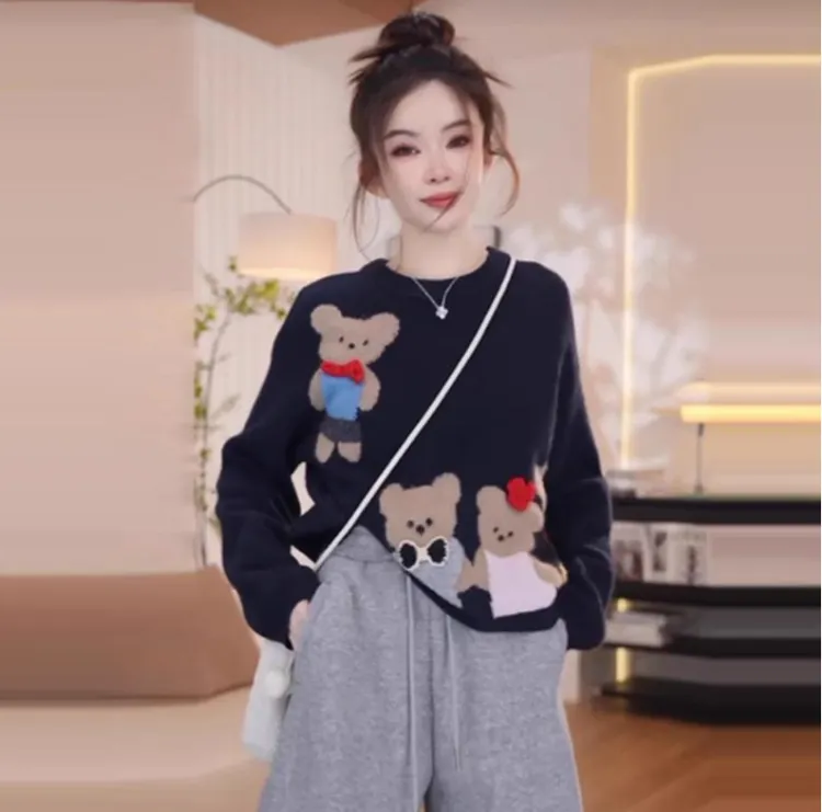 卡通圆领套头毛衣女2025年冬季新款减龄宽松软糯百搭长袖针织上衣