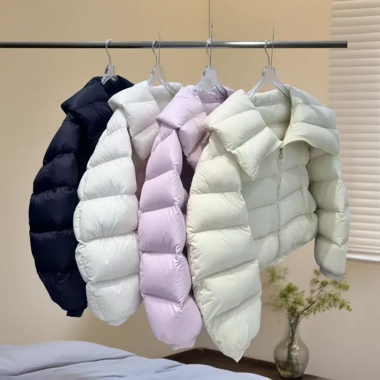 云朵泡芙2025新款90白鸭绒短款小个子羽绒服女保暖高级感冬季外套
