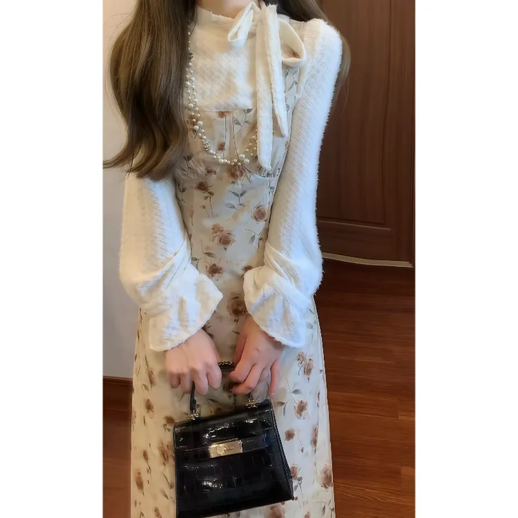 2025秋季法式复古喇叭袖奶杏色衬衫上衣&碎花吊带连衣裙套装9747