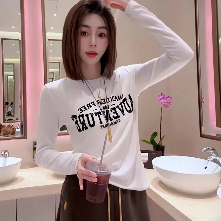 秋冬新款时尚百搭韩版休闲白色圆领字母印花长袖修身打底T恤女