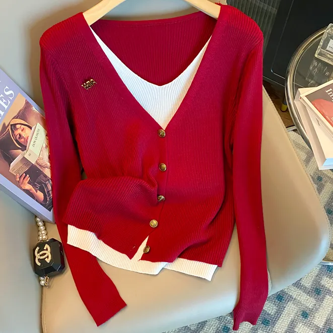 高级感显瘦V领针织衫遮肚子时尚假两件外套单排扣秋冬上衣外套女